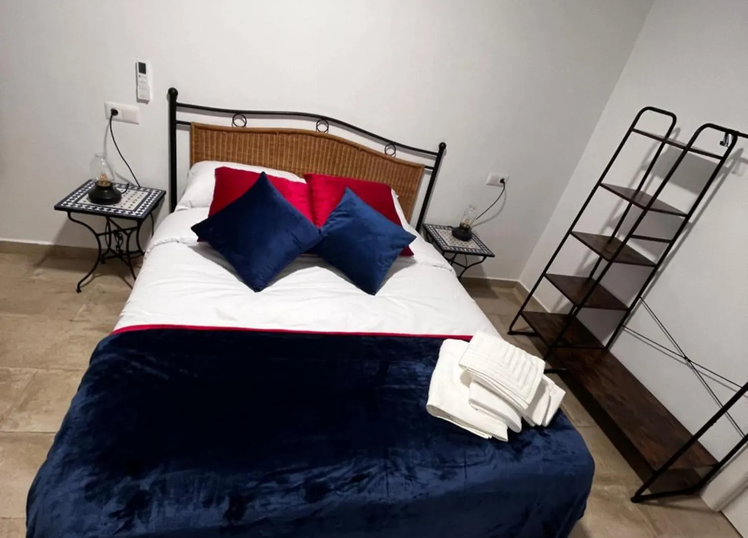 مالقة Shanti'S Andalusian Rooms
